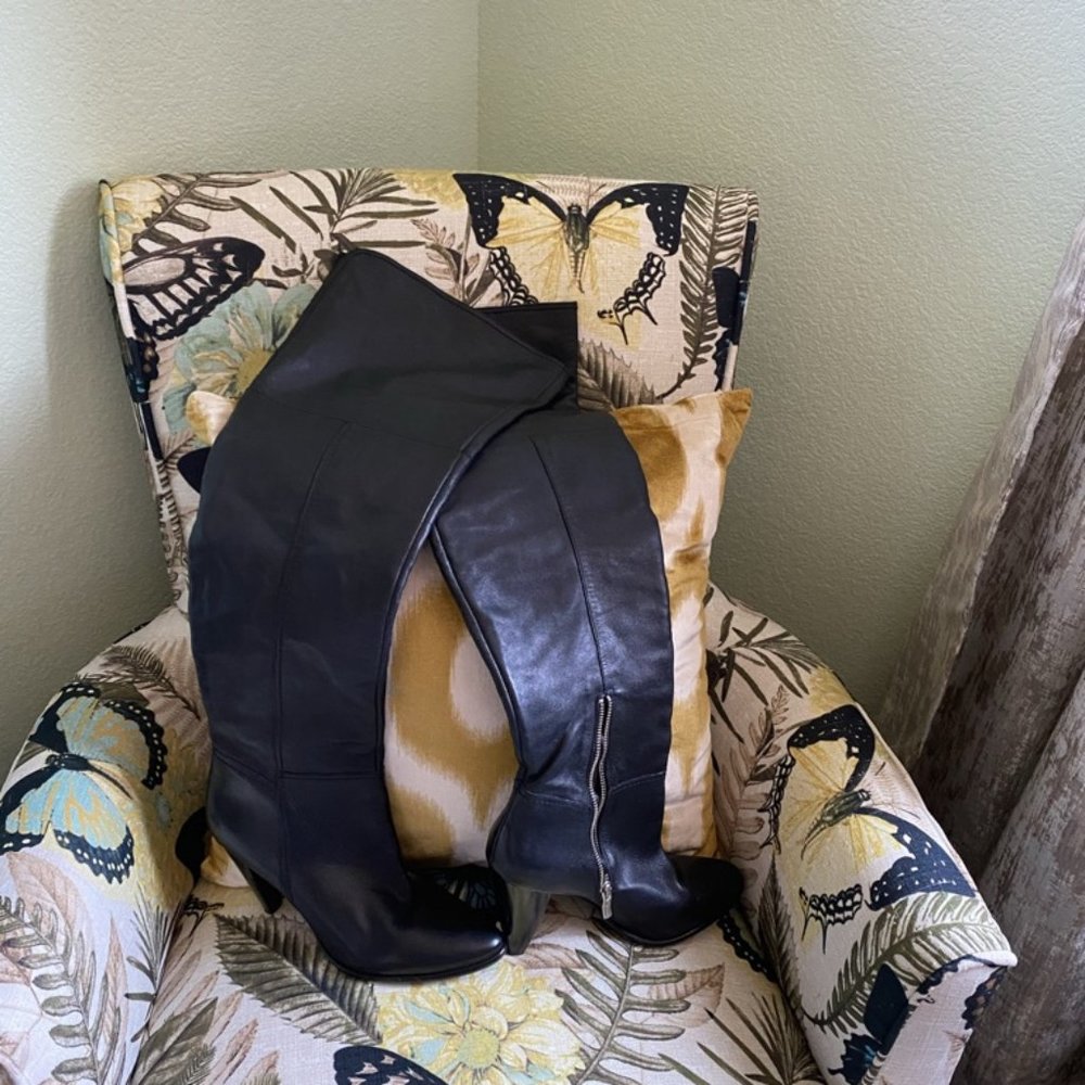 BCBG Black Over The Knee Boots Sz 9 1/2 B / 39 1/2